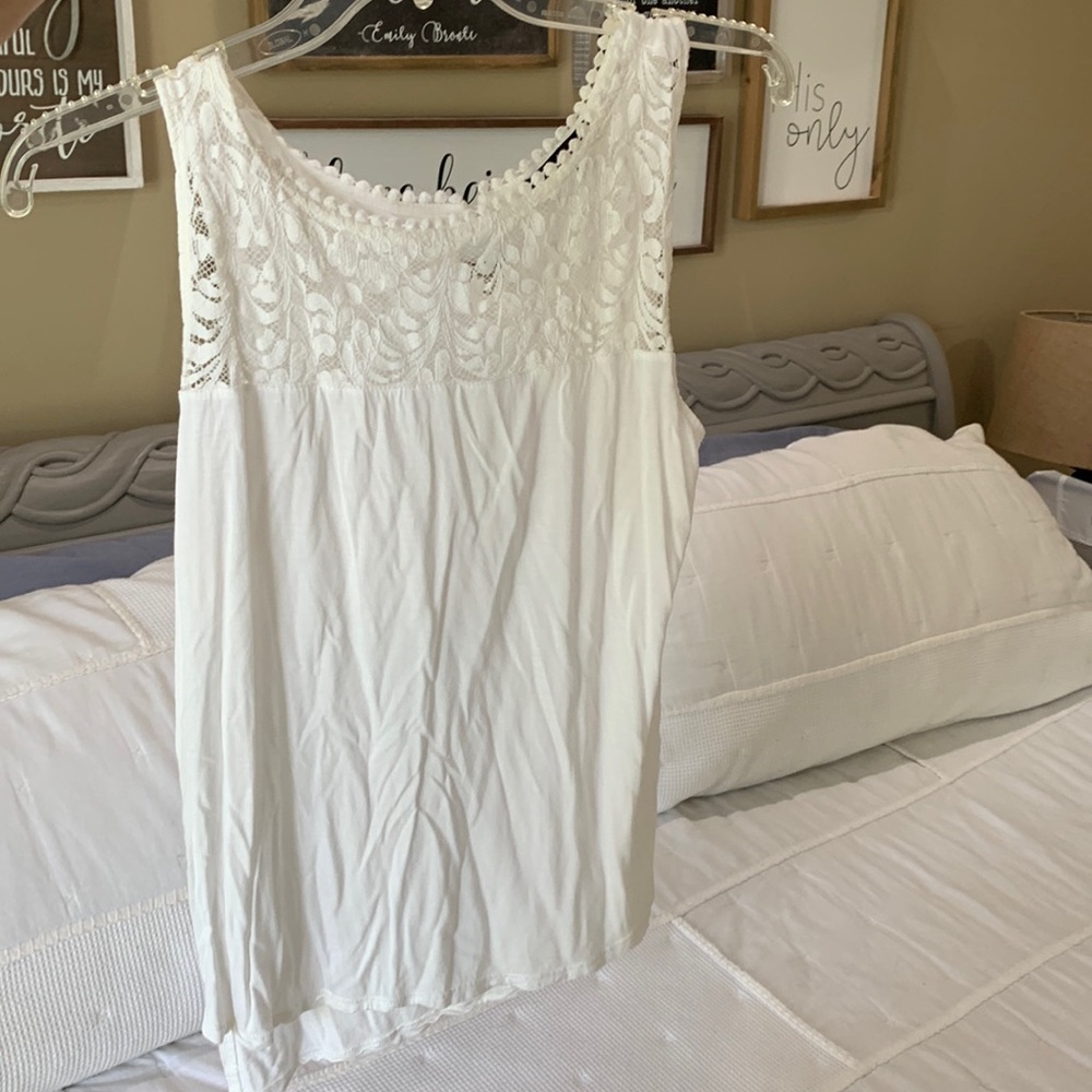 White top lace tank top. Size Large